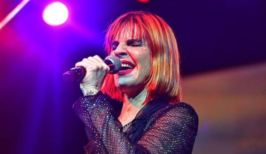 El show de Fabiana Cantilo en Rock & Sinfo: tres horas de clásicos, invitados de lujo y emoción.