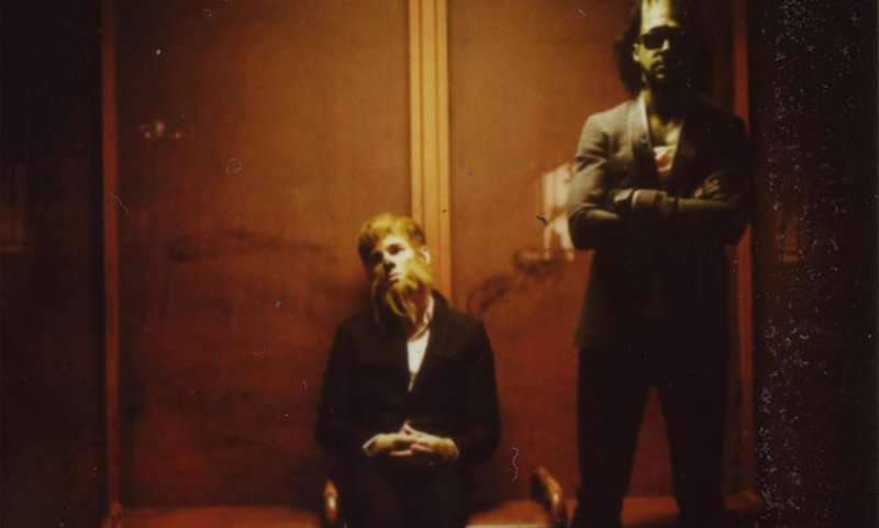Dead Man’s Bones, la banda de Ryan Gosling, regresa con un nuevo sencillo